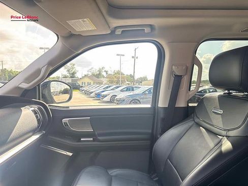 Used 2025 Ford Expedition Platinum AWD/4WD image 16