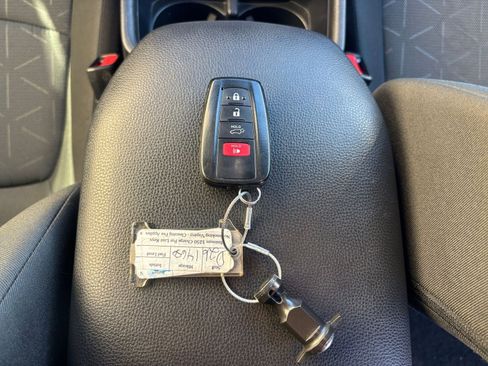 Used 2025 Toyota RAV4 XLE image 22