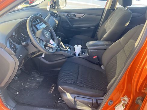 Used 2021 Nissan Rogue Sport S image 5