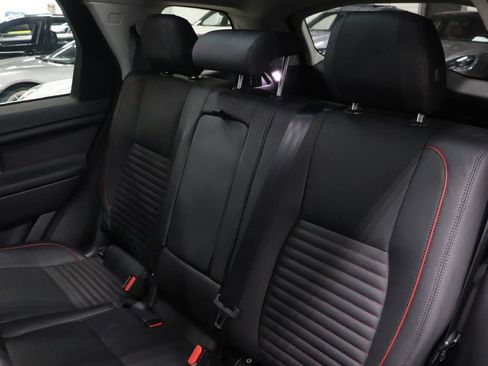 Used 2018 Land Rover Discovery Sport HSE image 14