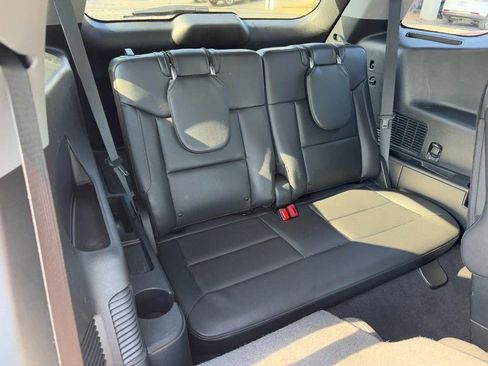 Used 2022 Ford Explorer XLT w/ Equipment Group 202A AWD/4WD image 12