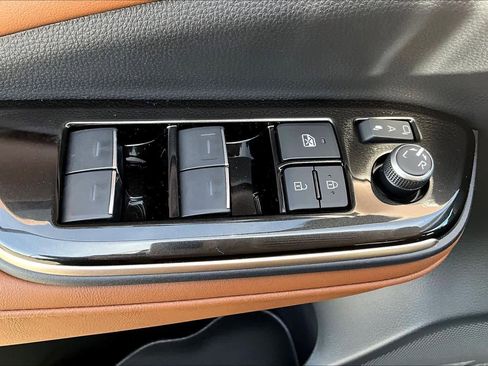 New 2026 Toyota Crown Signia image 18