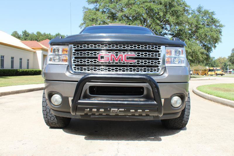 Used 2013 GMC Sierra 2500 Denali w/ Suspension Package, Off-Road AWD/4WD image 7