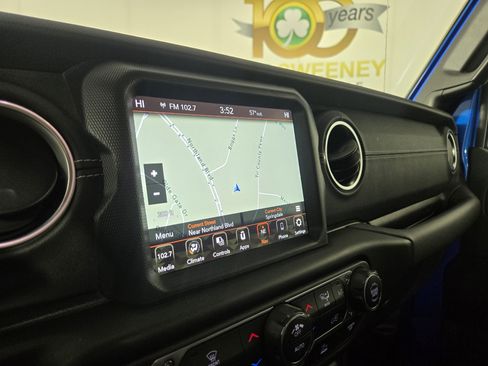 Used 2022 Jeep Wrangler Unlimited Sahara image 20