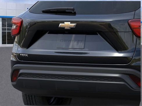 New 2026 Chevrolet Trax LS w/ Driver Confidence Package FWD image 14