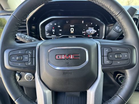 Used 2024 GMC Sierra 1500 SLE w/ Preferred Package image 14