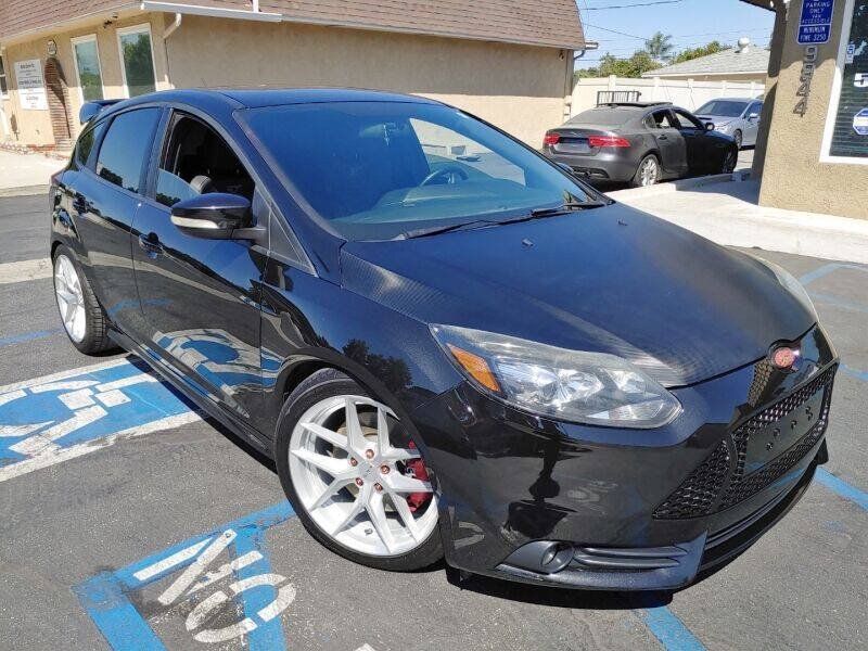 Used 2014 Ford Focus ST w/ Equipment Group 202A FWD image 1