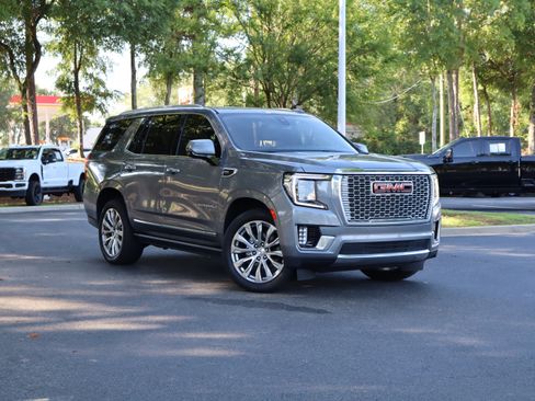 Used 2022 GMC Yukon Denali AWD/4WD image 2