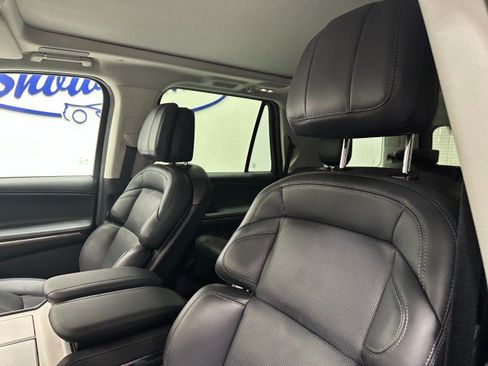Used 2025 Lincoln Navigator Reserve AWD/4WD image 20
