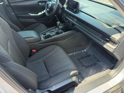 Used 2025 Honda Accord LX image 30