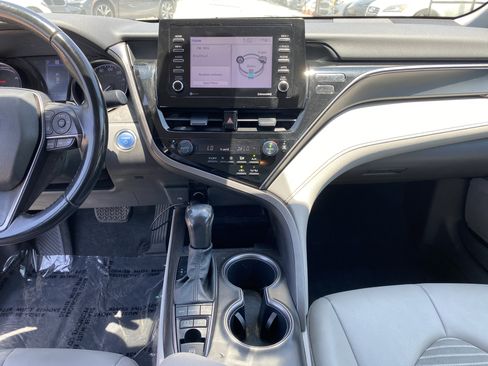 Used 2021 Toyota Camry SE FWD image 13