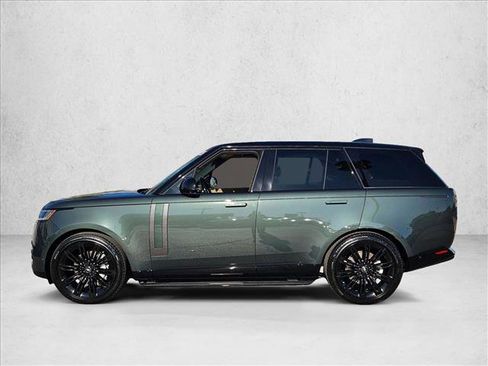 Used 2025 Land Rover Range Rover SE image 9