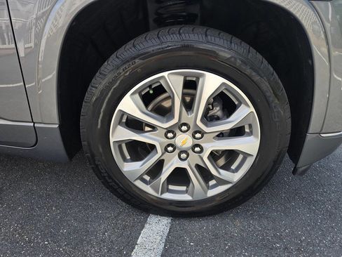 Used 2021 Chevrolet Traverse Premier image 13