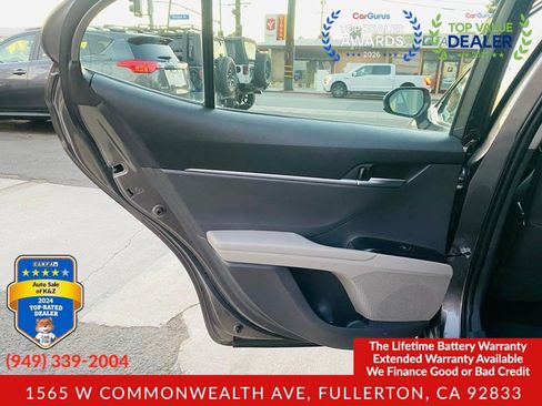 Used 2020 Toyota Camry LE FWD image 21