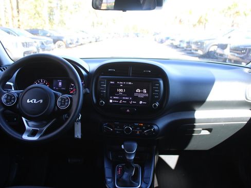Certified 2022 Kia Soul LX w/ Technology Package image 22