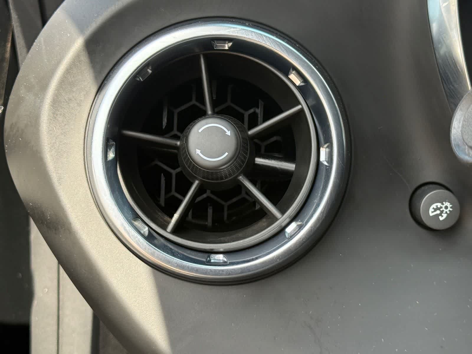 Used 2021 Chevrolet Camaro LT RWD image 18