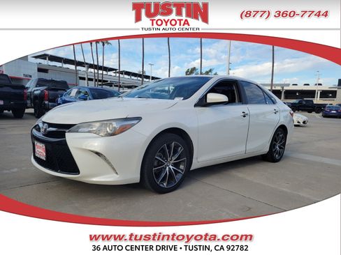 Used 2017 Toyota Camry XLE image 1