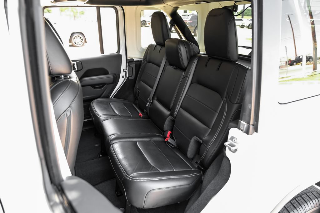 Used 2022 Jeep Wrangler Unlimited Sahara w/ Cold Weather Group AWD/4WD image 50