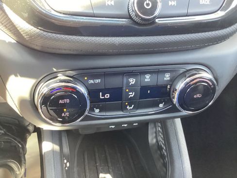 Used 2023 Chevrolet TrailBlazer LT w/ Convenience Package AWD/4WD image 34