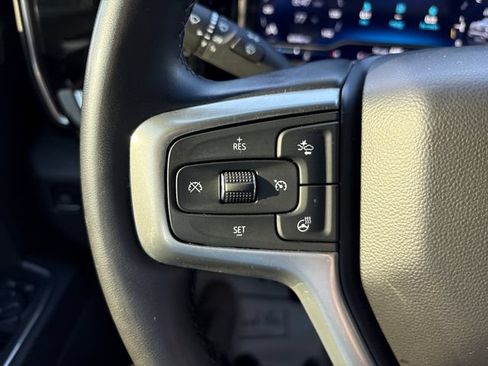 Used 2023 Chevrolet Silverado 1500 LT AWD/4WD image 11