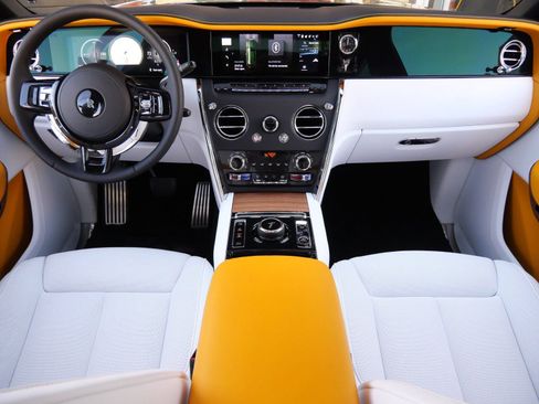 New 2026 Rolls-Royce Cullinan AWD/4WD image 4