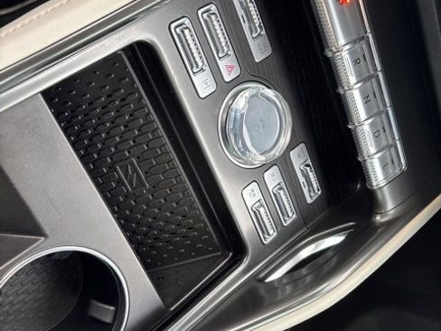 Used 2024 Lincoln Nautilus Reserve image 25