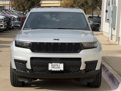 New 2025 Jeep Grand Cherokee L Altitude image 3