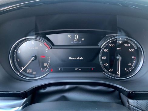 Used 2025 Cadillac XT5 Luxury FWD image 25