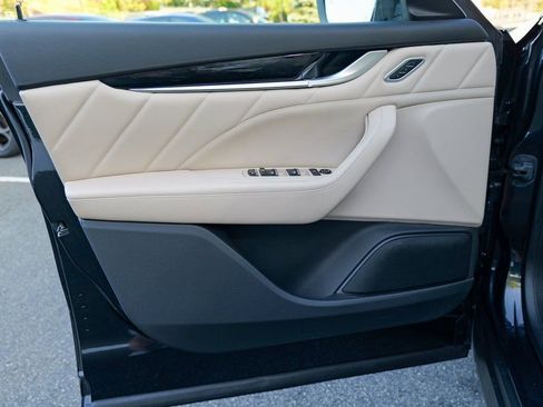 Used 2022 Maserati Levante GT image 16