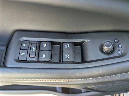 New 2025 Jeep Grand Cherokee Altitude image 10