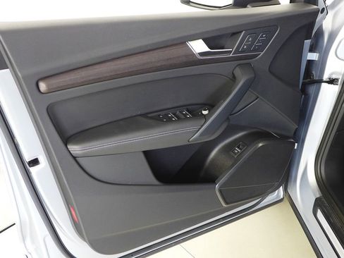 Used 2021 Audi Q5 2.0T Premium Plus w/ Premium Plus Package image 11