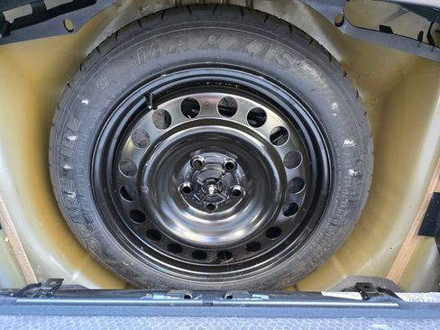 Used 2023 Ford Explorer XLT w/ Equipment Group 202A image 12