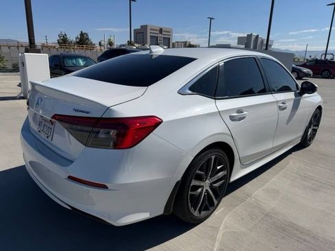 Used 2024 Honda Civic Touring image 2