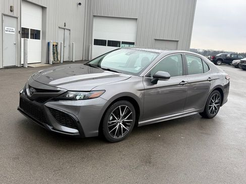 Used 2024 Toyota Camry SE image 23