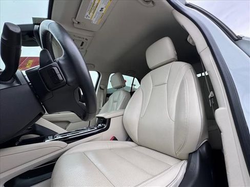 Used 2021 Buick Envision Essence w/ Technology Package I image 18