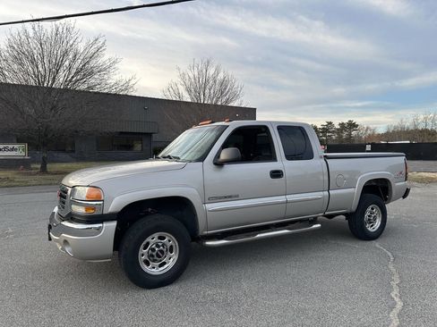 Used 2007 GMC Sierra 2500 SLE w/ Snow Plow Prep Package AWD/4WD image 2