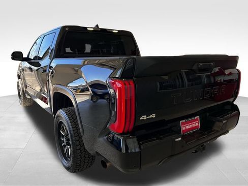 Used 2022 Toyota Tundra SR5 w/ SR5 Convenience Package image 5