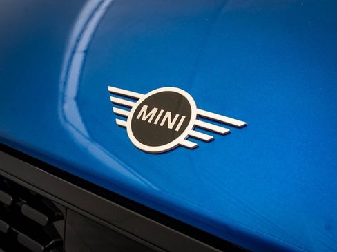 Certified 2025 MINI Cooper 2-Door Hardtop image 3
