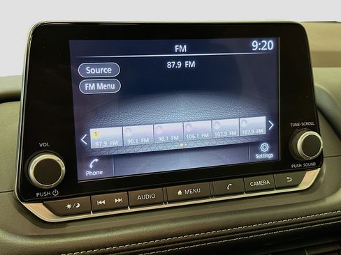 Used 2023 Nissan Rogue S AWD/4WD image 21