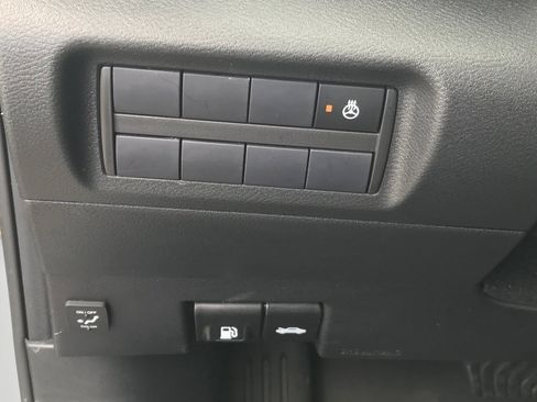 Used 2024 Nissan Kicks SR w/ SR Premium Package FWD image 18