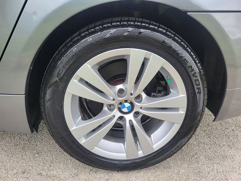 Used 2010 BMW 528i xDrive Sedan AWD/4WD image 26