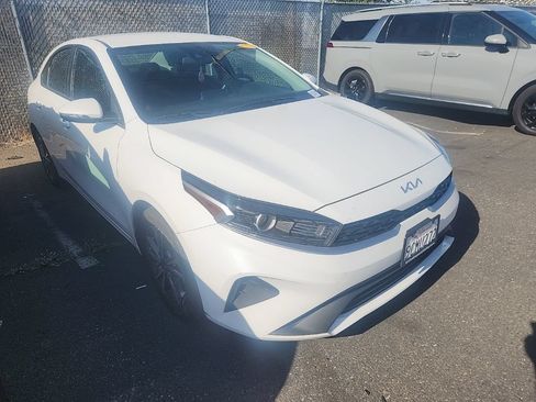 Certified 2023 Kia Forte LXS w/ LXS Technology Package FWD image 1