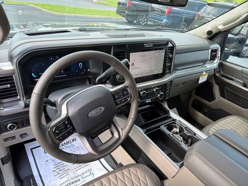 New 2026 Ford F250 Platinum w/ Platinum Plus Package AWD/4WD image 15