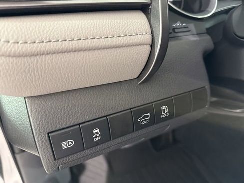 Used 2022 Toyota Camry LE image 21