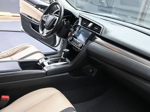Used 2020 Honda Civic Touring image 38