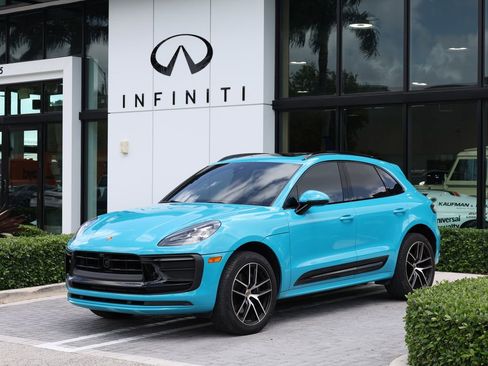 Used 2023 Porsche Macan AWD/4WD image 1