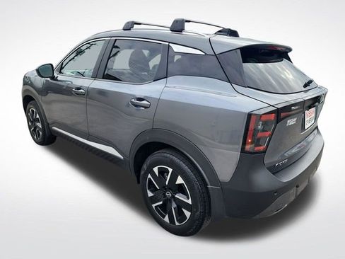 Used 2026 Nissan Kicks SV w/ SV Premium Package image 3