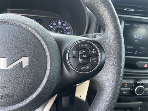 Used 2022 Kia Soul LX FWD image 16
