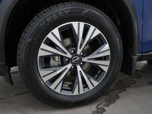 Used 2022 Nissan Rogue SV image 26