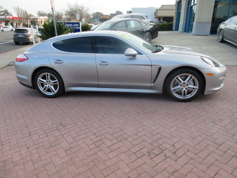 Used 2013 Porsche Panamera S image 70